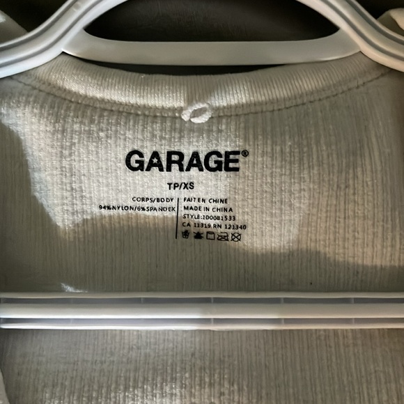 Crop top - Picture 3 of 3